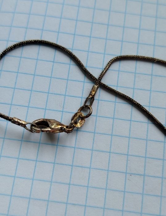 Продам колье серебряное