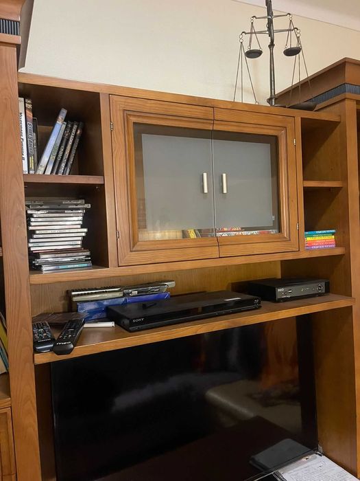 Móvel de sala modular em madeira – vários módulos