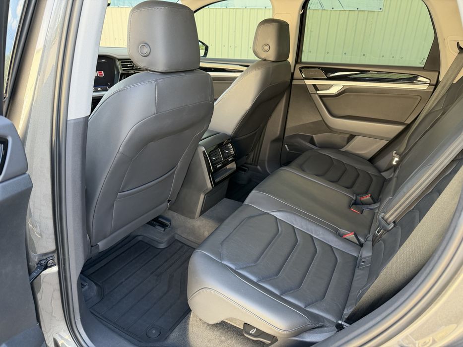 Volkswagen VW Touareg CR 3.0TFSI рік 2018