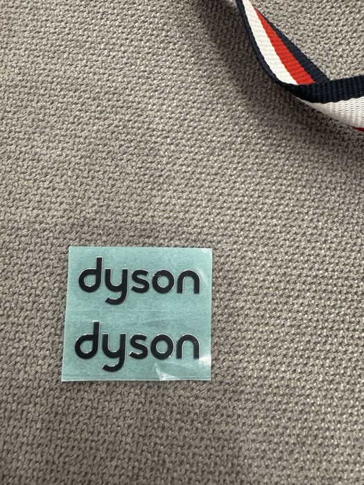 Наклейка Dyson (2 шт)