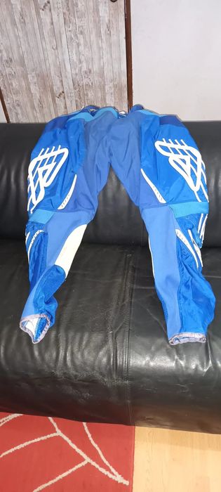 Conjunto Calcas de Motocross e peitoral