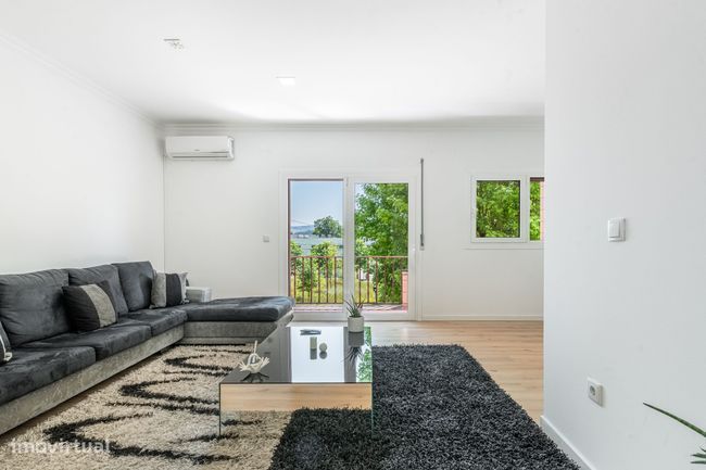 Apartamento T3 Renovado no Coração de Brito – Localização Premium!