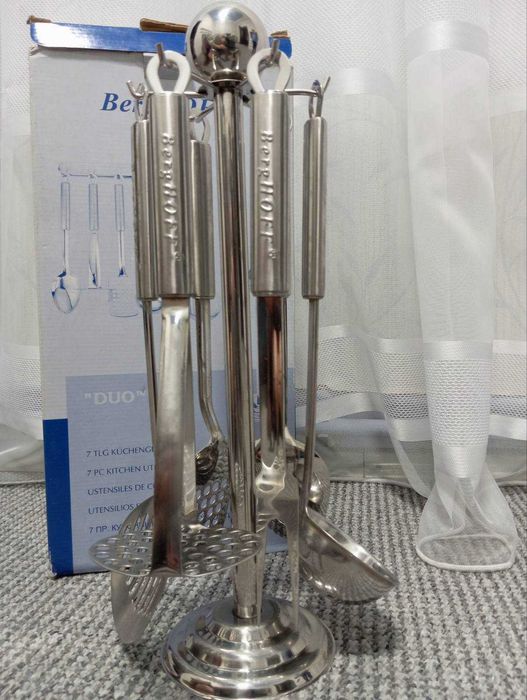 Набір кухонних аксесуарів BergHOFF DUO 8 пр.