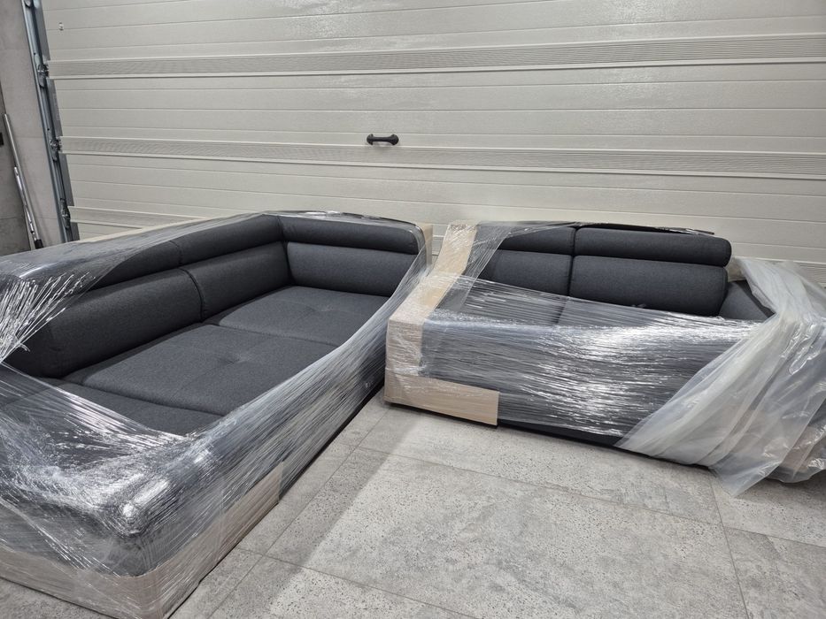 Narożnik z funkcją spania , skrzynią i regulowanymi zagłowkami