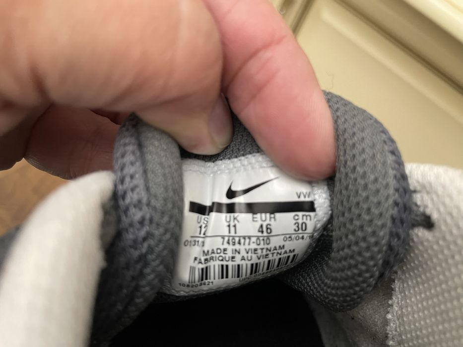 Продам кроссовки Nike