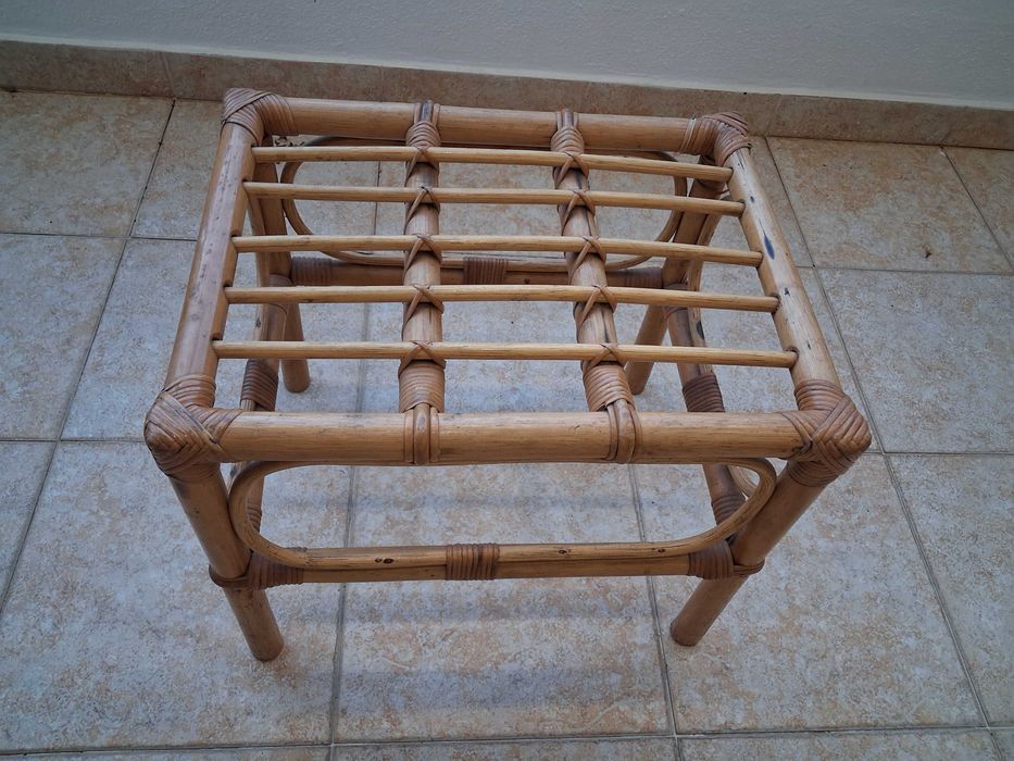Mesinha de bambu