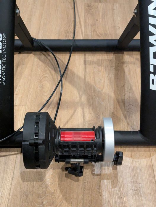 Trenażer rolkowy Btwin in ride 100