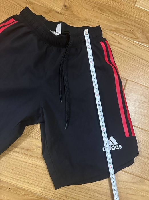 Підліткові шорти Adidas Manchester United DNA Shorts на 14-17 років