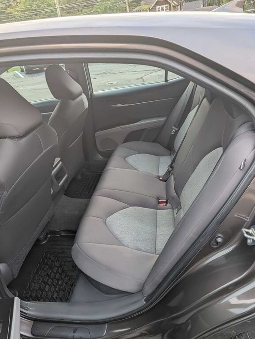 Toyota Camry hyb      2019