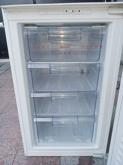 Встраиваемая морозильная камера Bosch G5624 82см 4 ящика из Германии