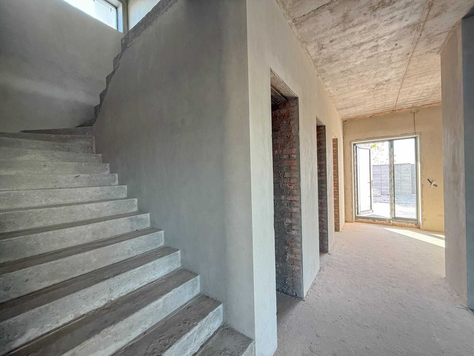 Продам елітний будинок у стилі хай-тек Щасливе !