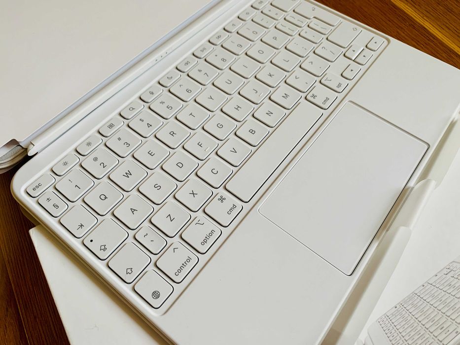 .:: Okazja! Apple Magic Keyboard Folio klawiatura do iPada 10th gen :.