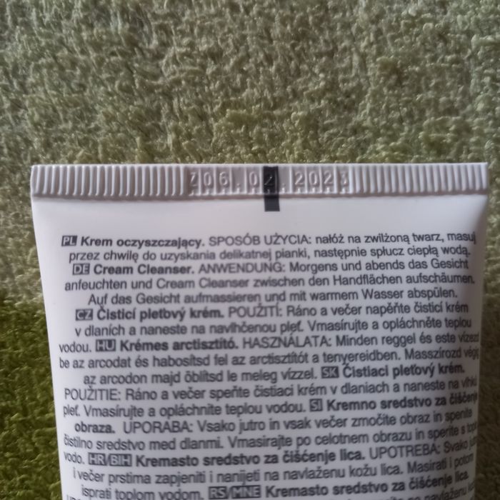 Avon Anew Sensitive+ krem oczyszczający