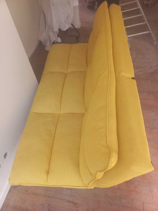 Sofá- cama moderno amarelo