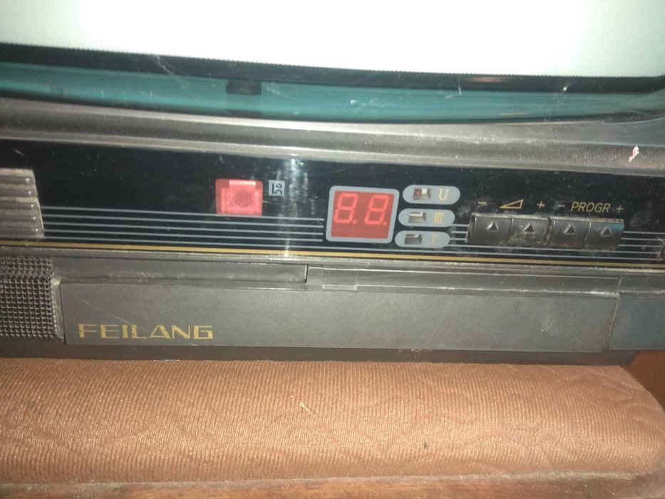 Телевизор Feilang 37"