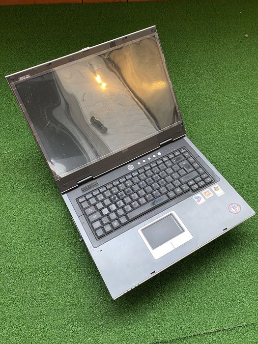 Portátil Asus M6000
