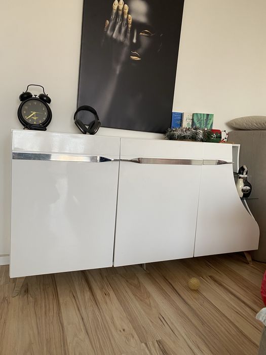 Meble do salonu- komoda, szafka pod telewizor, stolik