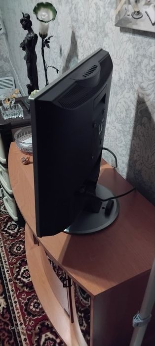 Монитор LG 20 для ПК или кабельного