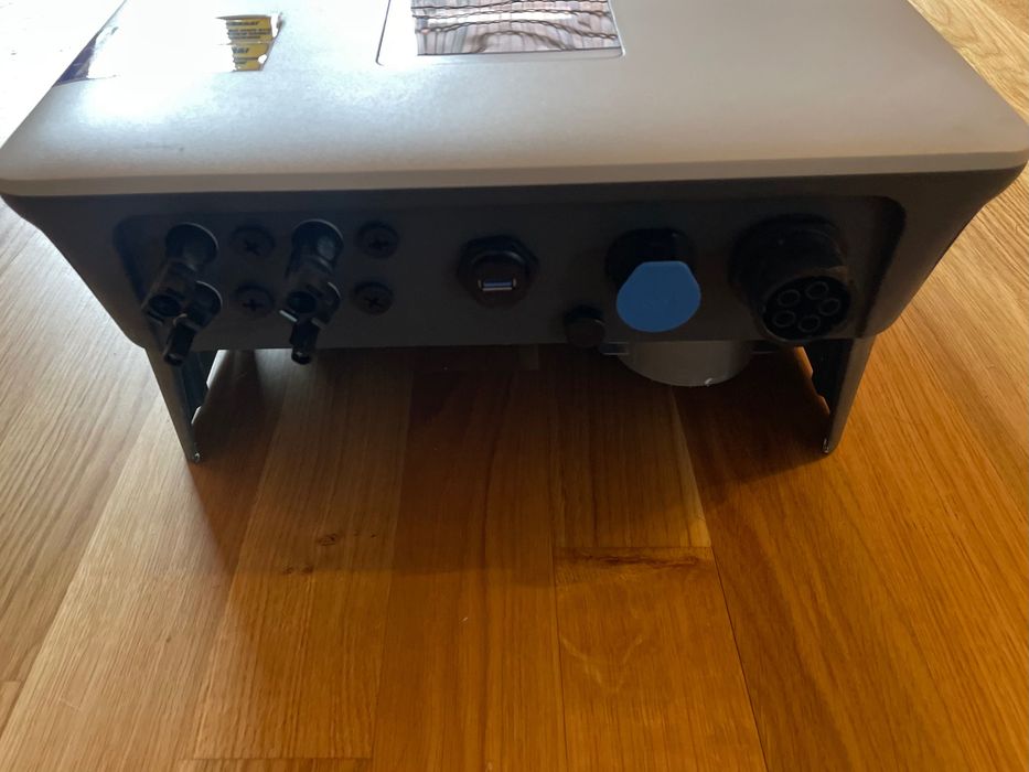 Falownik FOXESS T8 G3 - inwerter trójfazowy w idealnym stanie