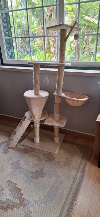 Torre para gatos