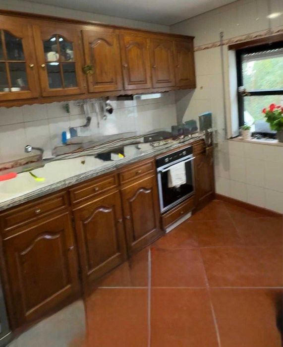 Armários de cozinha em madeira usados