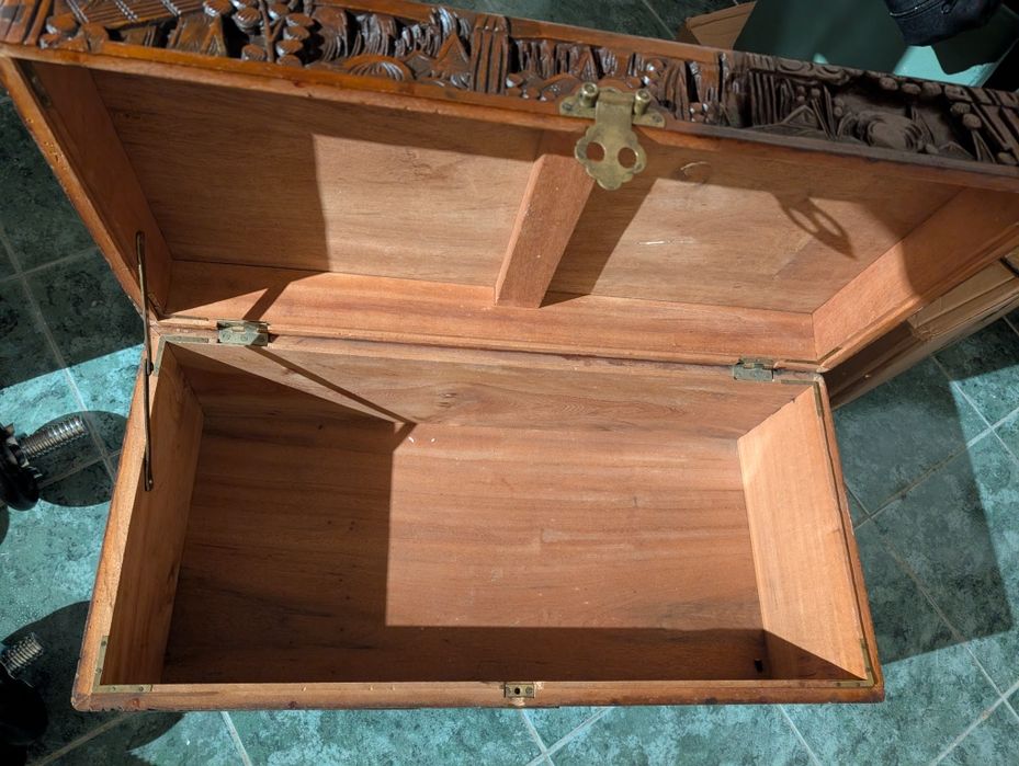 Arca antiga de cânfora