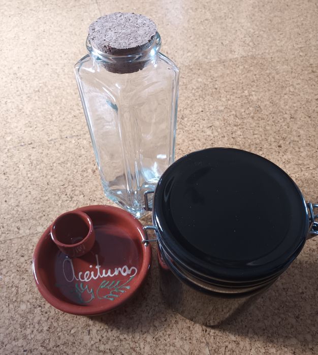 Conjunto de dois frascos + azeitoneira