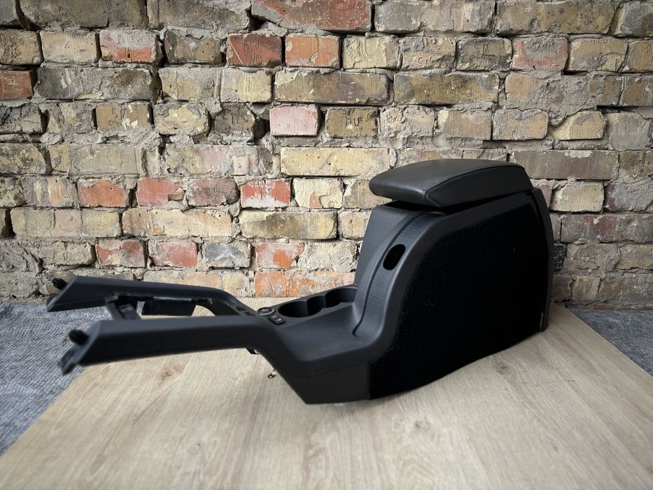 Підлокітник Шкіряний  Шкода Октавія А5 Подлокотник Skoda Octavia A5