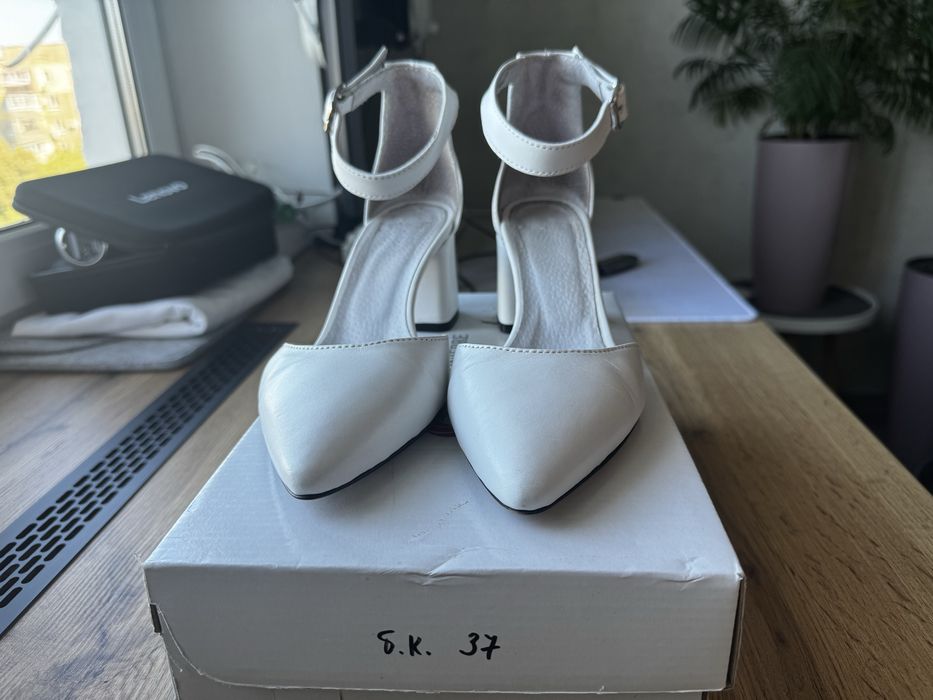 Весільні шкіряні туфлі (білі)