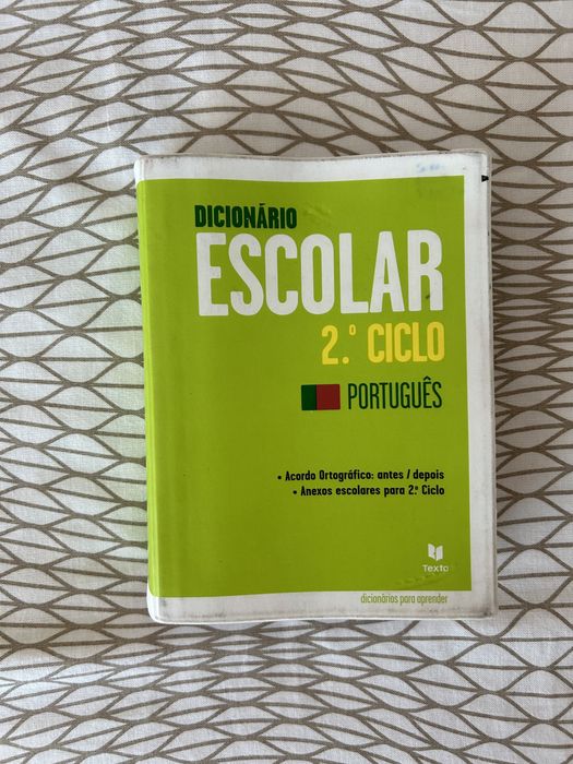 Dicionário Escolar