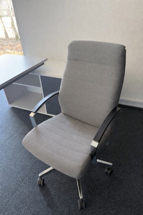 Fotel gabinetowy Nowy Styl