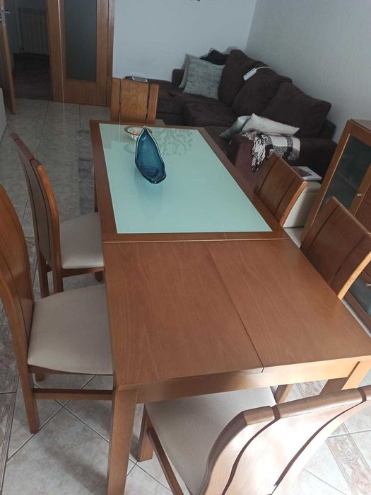 Sala de jantar ,muito bom estado.
