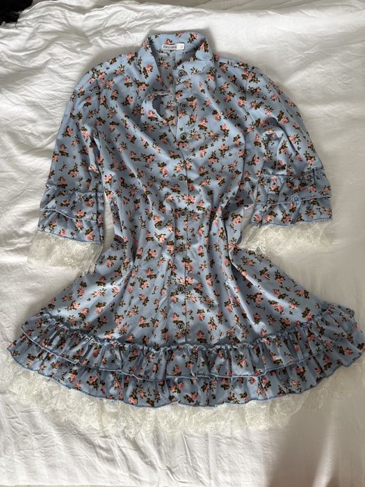 Блакитна сукня з квітковим принтом і мереживом, розмір S