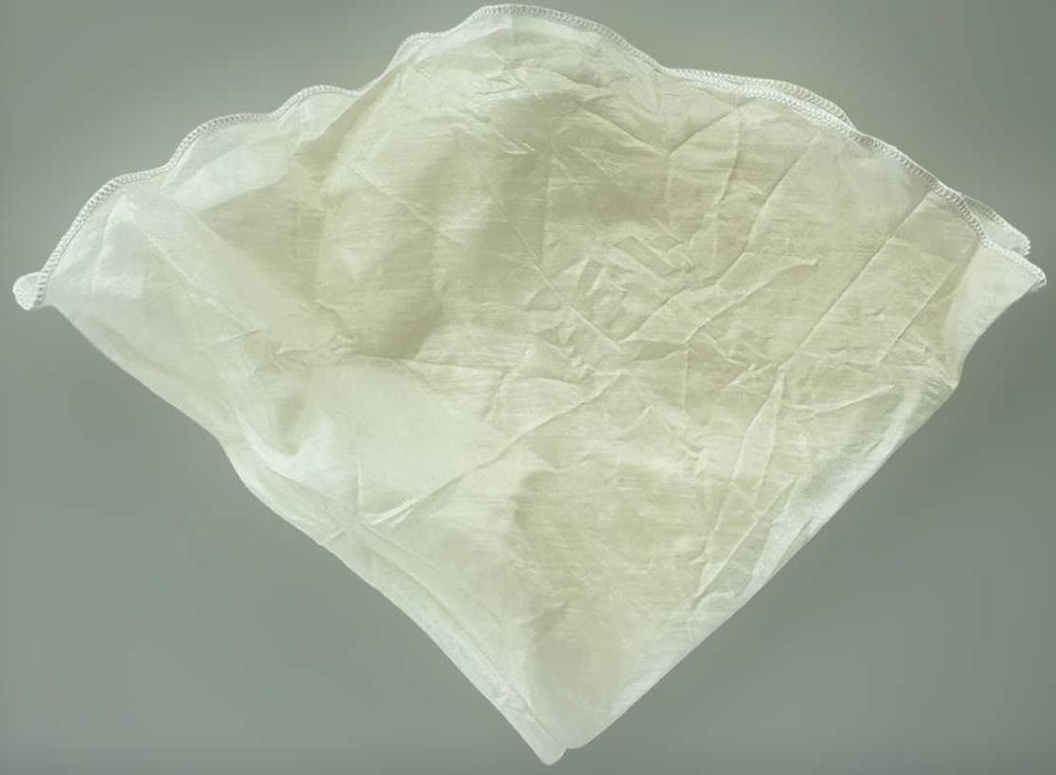 Lenço de Bolso Seda Branco, Novo/RaroLenço de Bolso Seda Branco, Novo/Raro