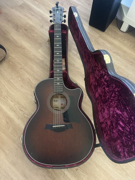 Guitarra Taylor 324 ce
