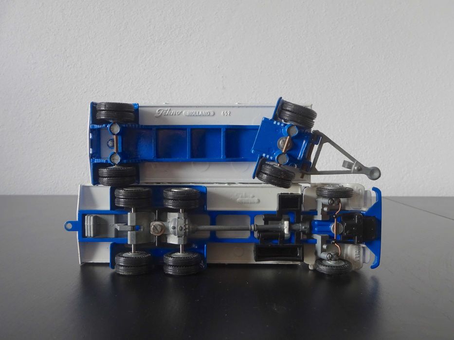 1:50 Tekno Volvo F89 Camião c/Reboque