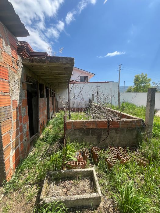 Arrenda-se Terreno em Chaves -Lameirão aproximadamente 300mt2