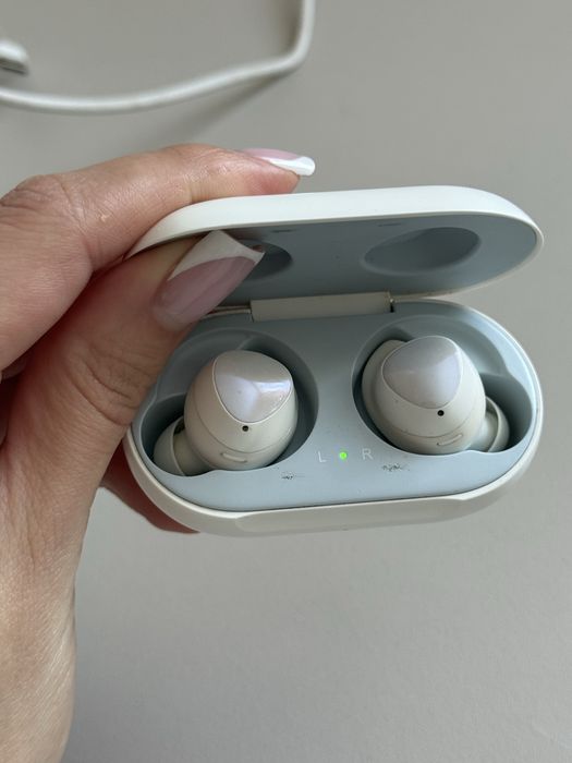 Навушники Samsung Galaxy Buds
