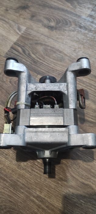 Двигун  , мотор пральної машинки Indesit, LG