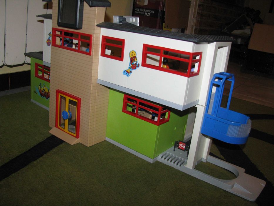 Playmobil 9453 Duża Szkoła Z Wyposażeniem, school, grajacy zegar
