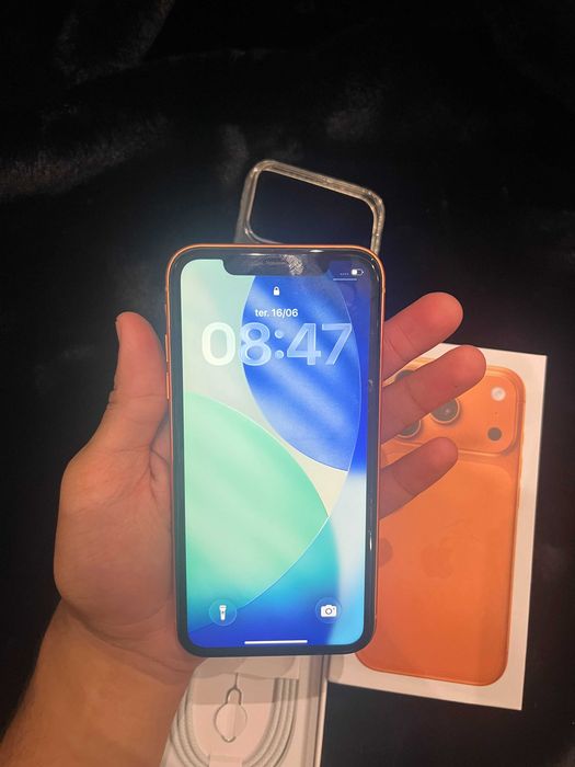 iPhone 17 (iphone 11 com carcaça do 17)