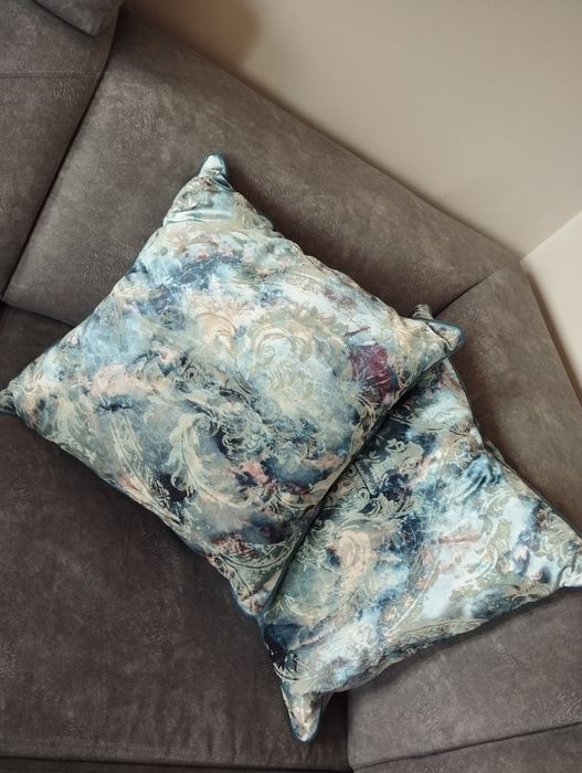 Poduszki dekoracyjne i bieżnik na stół EUROFIRANY