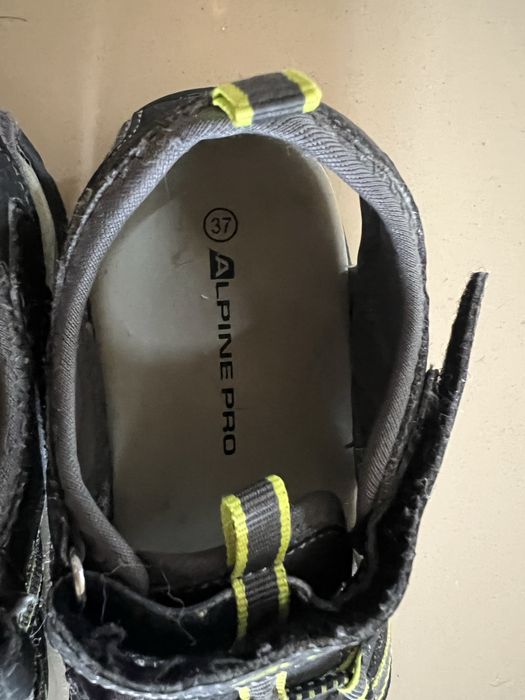 Сандалі спортивні