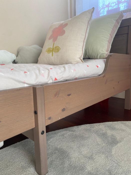 Cama de criança IKEA SUNDVIK castanha