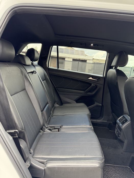 Volkswagen Tiguan  SE R-Line