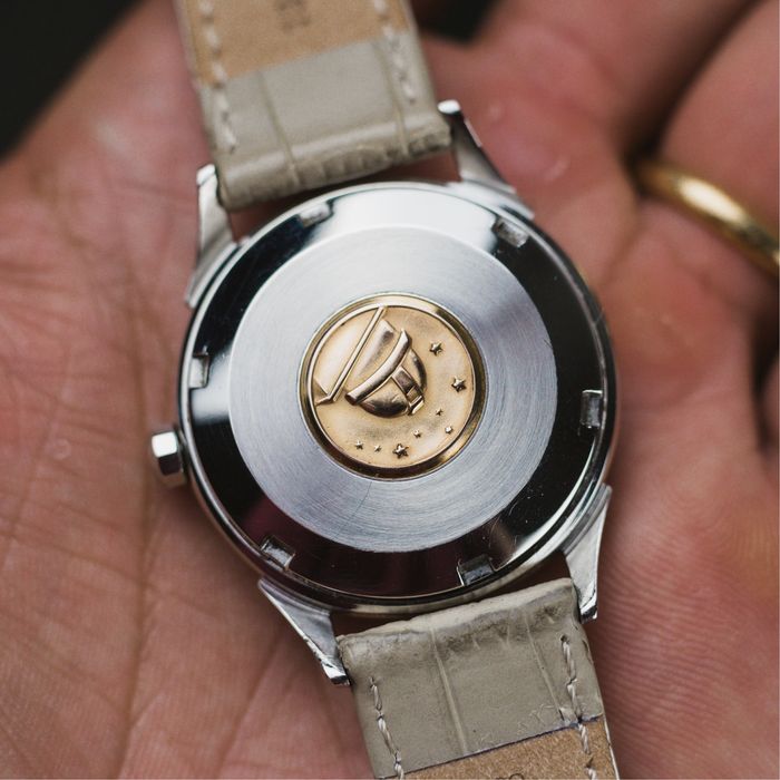 Relógio Omega Constellation Pie-Pan - Ref.2562 | Circa 1952