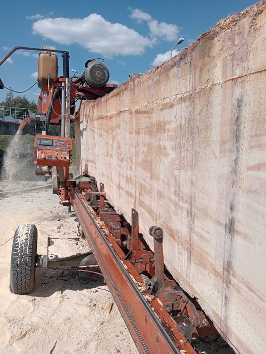 Tartak objazdowy, trak mobilny, przecieranie drewna u klienta.