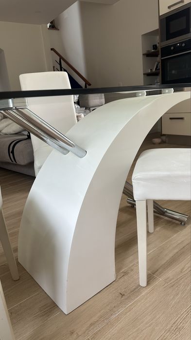 Vende mesa jantar de  vidro  com 3 cadeiras