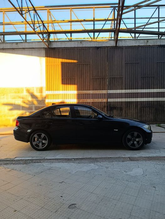 BMW 320d E90 163cv Auto. | Sedan | Muito Equipamento | Revisão Geral foto 4