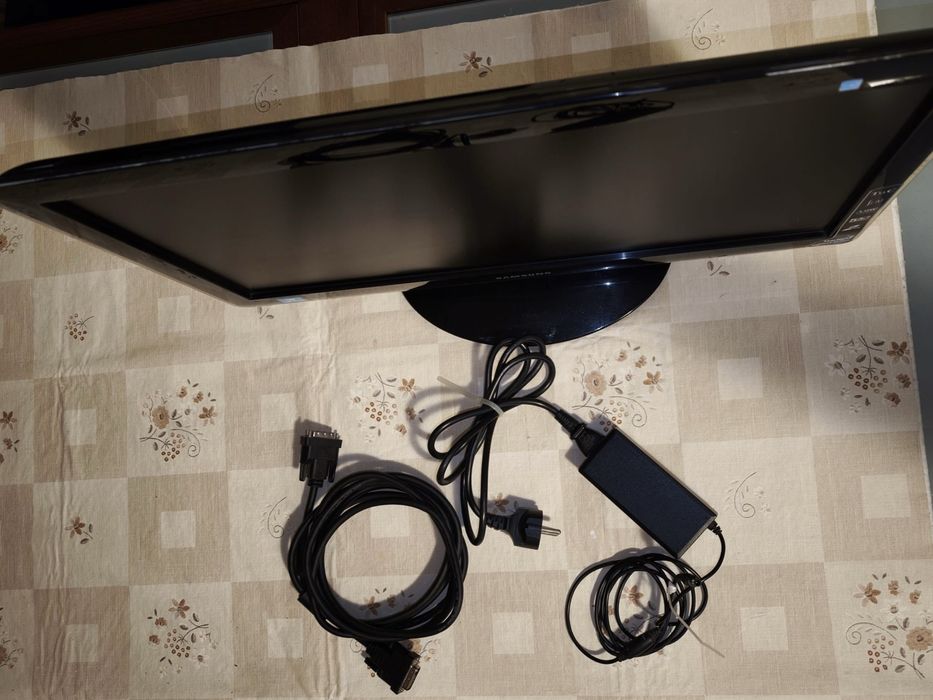 Monitor Samsung FullHD DVI in c/ cabos
